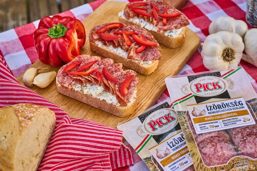 Колбаса PICK Ízörökség с чесноком из Мако